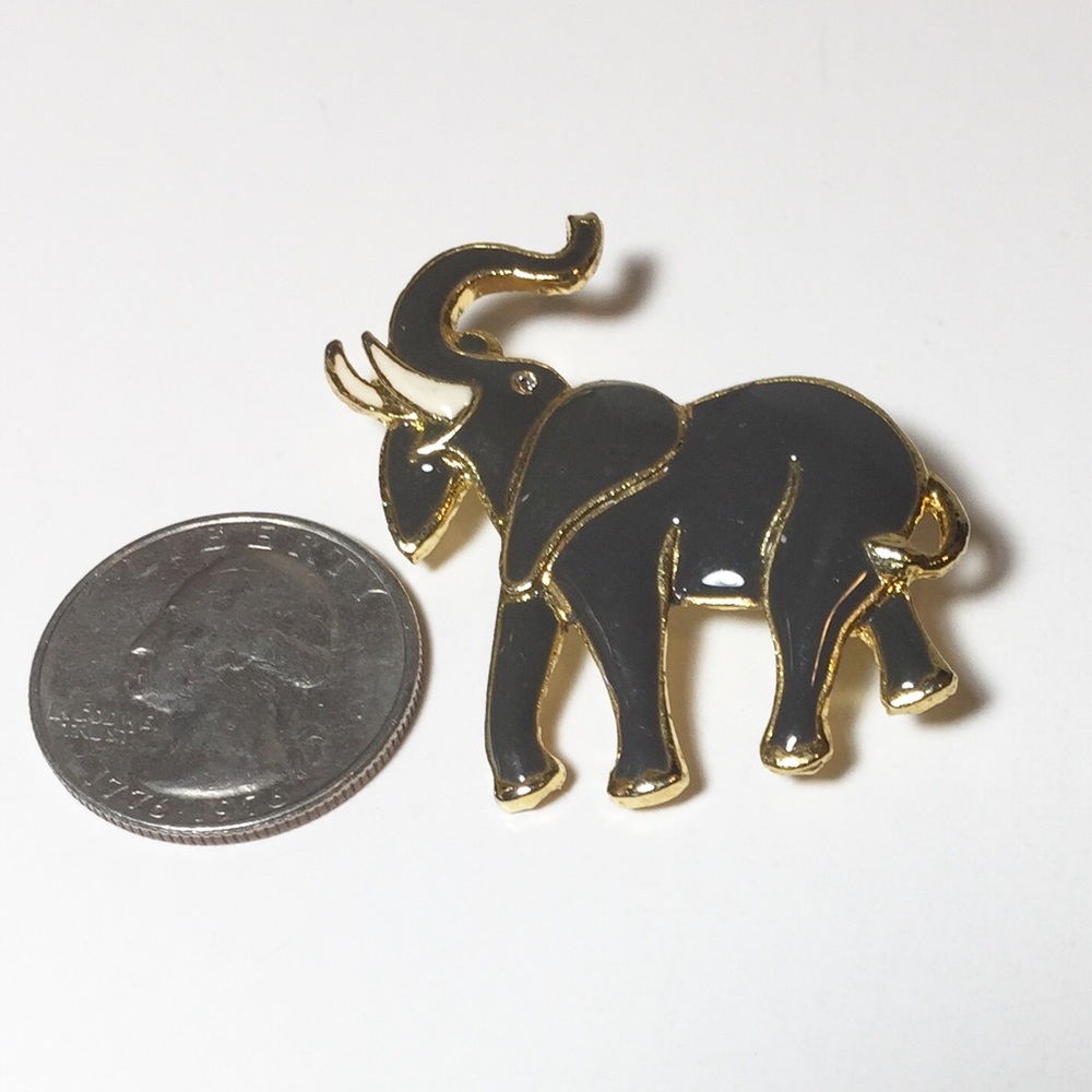 Vintage Elephant Brooch Pin